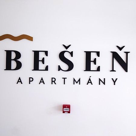 Apartman Nad Riekou Bešeňová Eksteriør billede