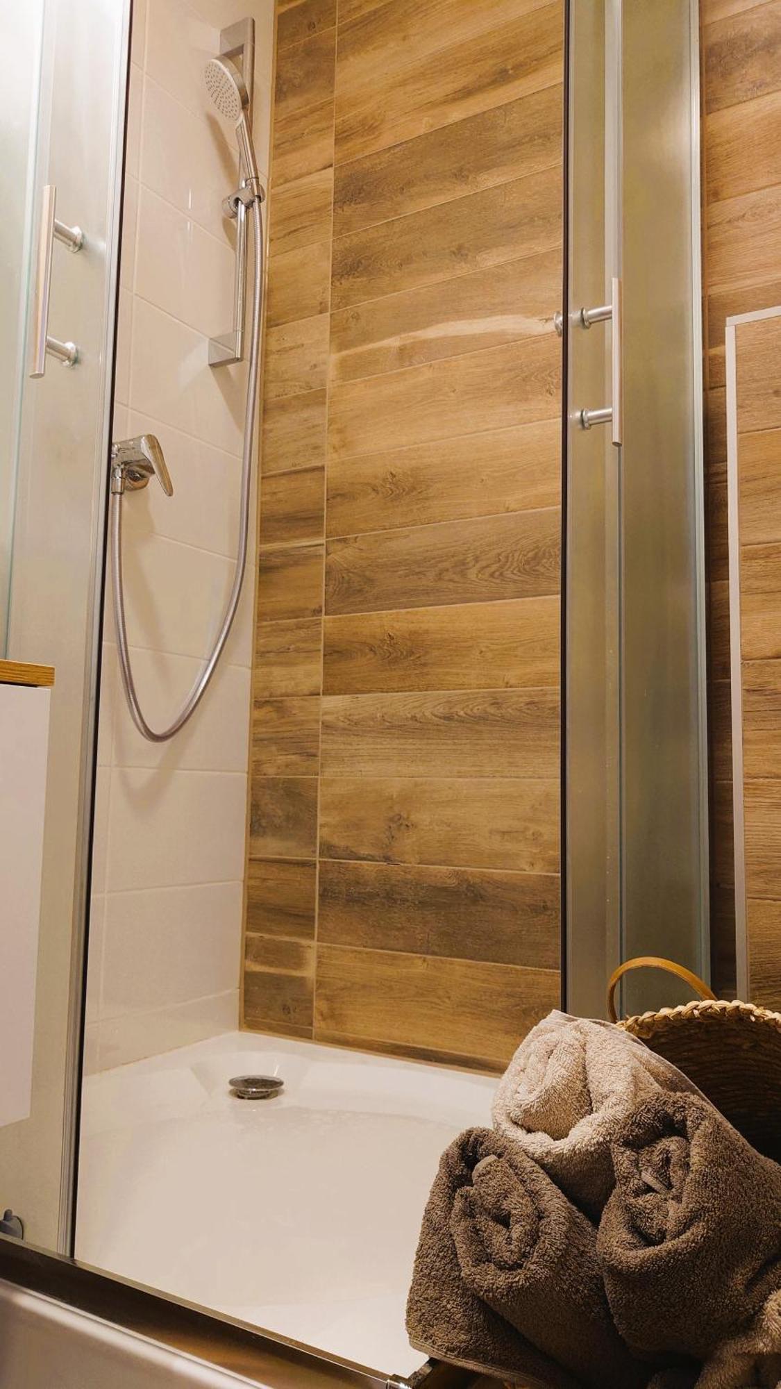 Apartman Nad Riekou Bešeňová Eksteriør billede